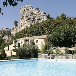 hotel-baumaniere-les-baux-de-provence.fr-provencehotel.com/